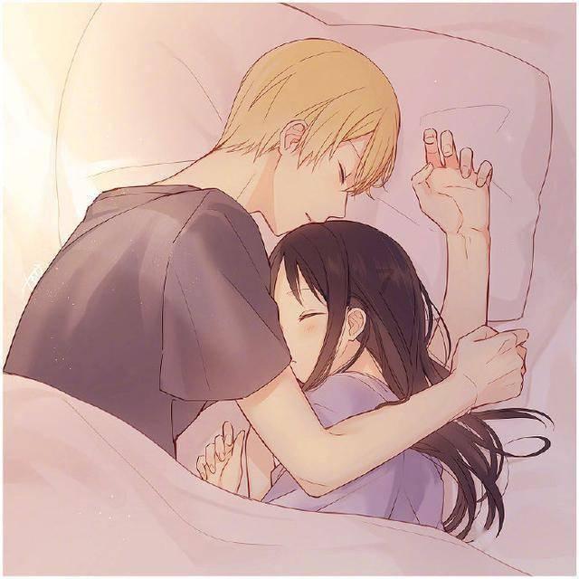 吃早餐的精致女孩